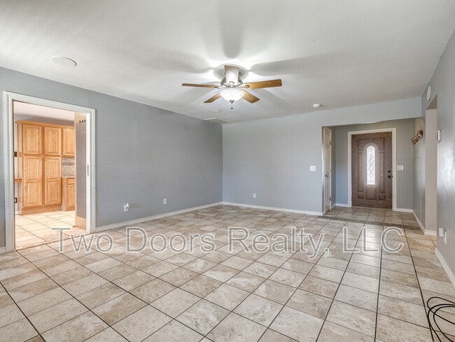 Photo - 3900 Hiddleston Cir