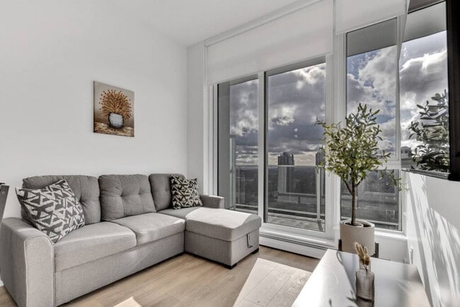 Building Photo - 13685-13102 102 Ave