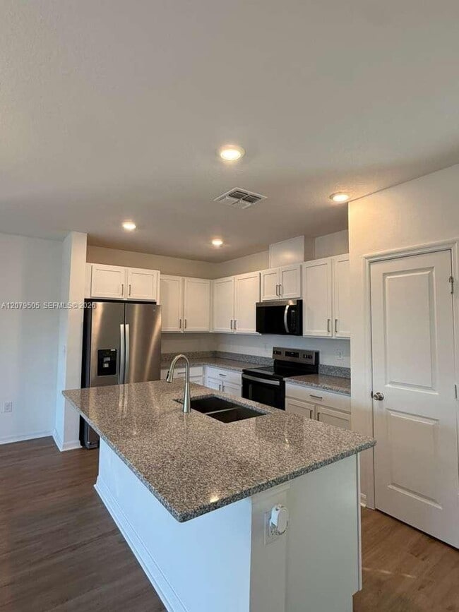 410 Sequoia Dr