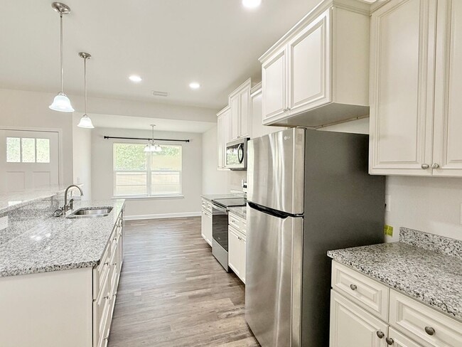 Photo - Beautiful 3-Bedroom Home - Open Split Floo...