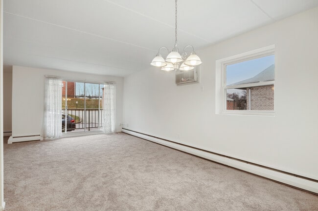 Photo - Rolling Green Apartments