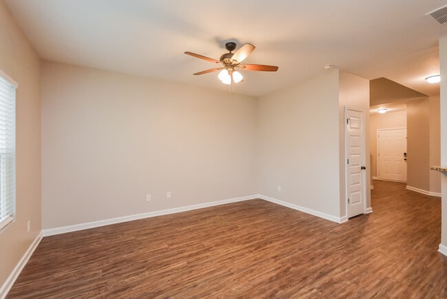 Photo - 1851 Simmons Ln