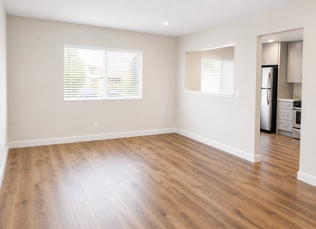 Photo - Remodeled Spacious 2BR/2BA in NoHo – Quiet 2nd Floor, Central A/C, 2 Parking Spaces Unidad 11441 Oxnard St Apt 21