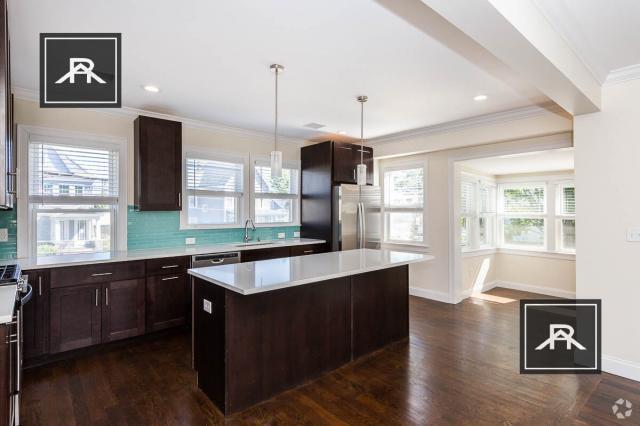 Building Photo - 5 bedroom in Medford MA 02155 Rental