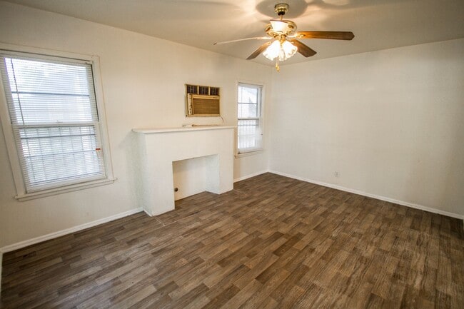 Photo - Close to Local Amenities and Downtown