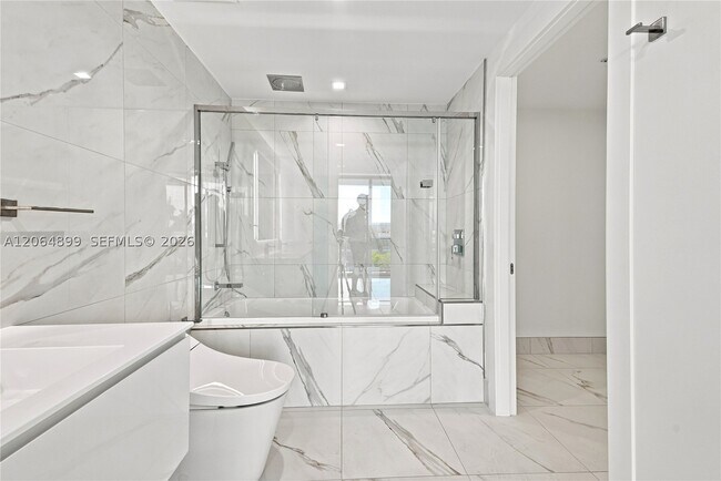 Photo - 302 Hallandale Ave Unit 302