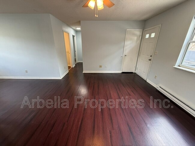 Photo - 410 Erwin Hwy Unit Apt 2