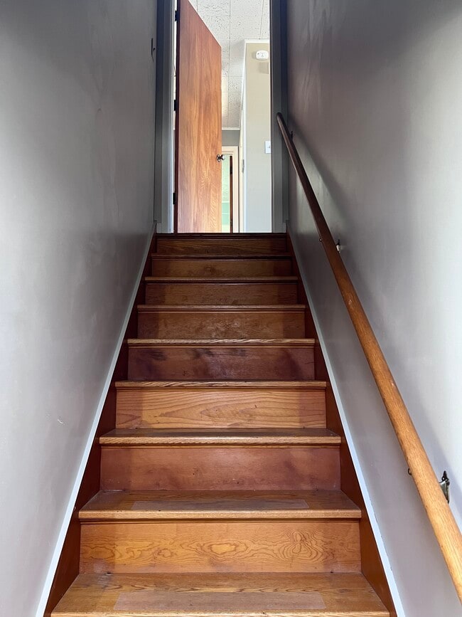 Shared front entrance - 119 N Washington St Unit 119 and one half