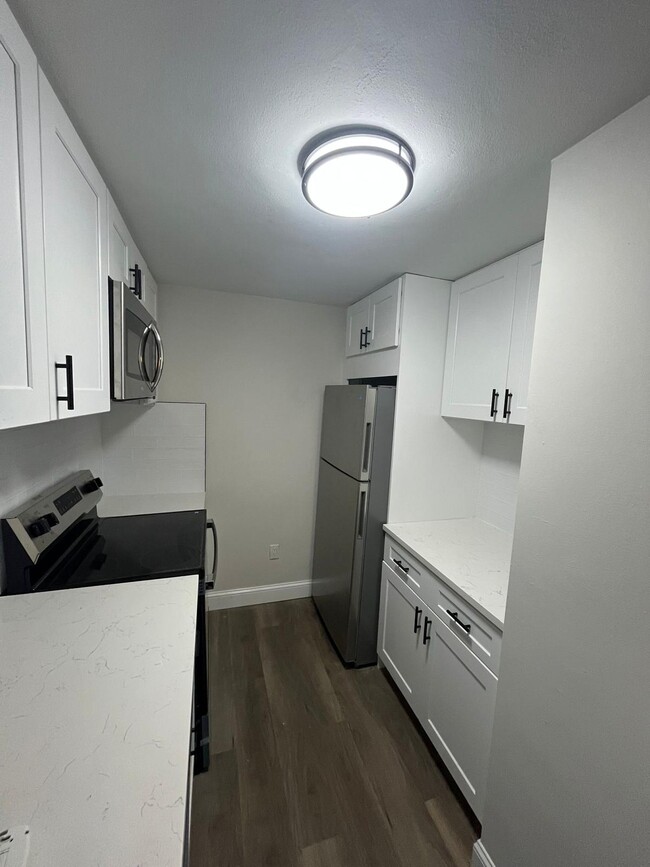 Photo - Country Club Apartments