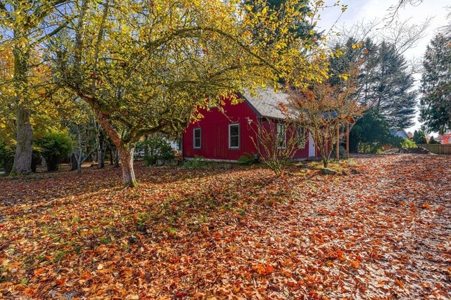 Photo - 2 Bedroom 1.5 Bath Farm House