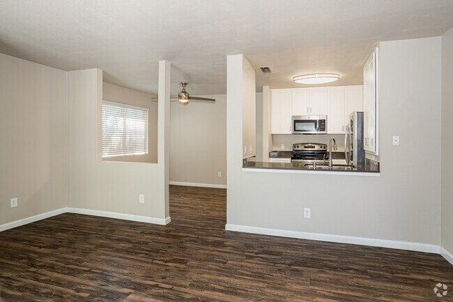 1BR, 1BA - 760SF