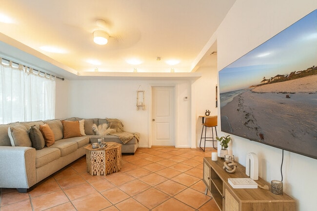 Photo - 1516 SW 8th Ave Unidad SI FL1-ID1475643P