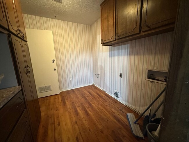 Photo - Come take a look at this 3-bedroom 2-bathroom home!