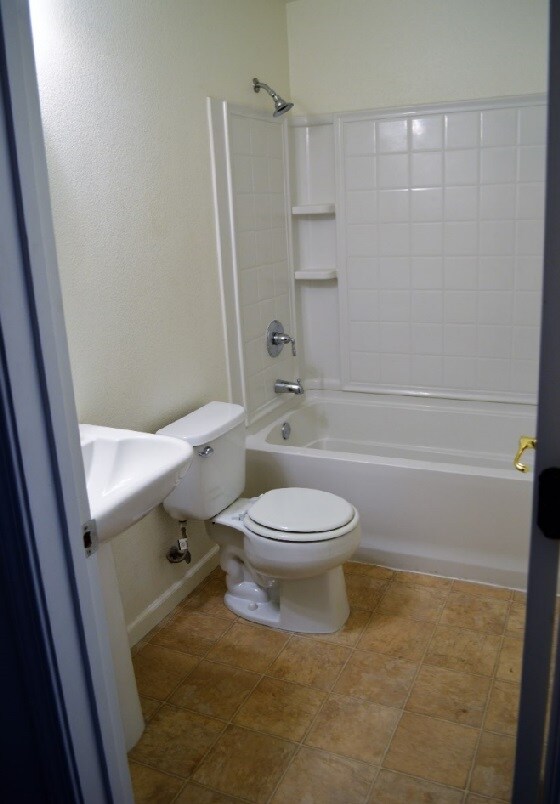 Photo - 1360 Shady Ln Unit 316