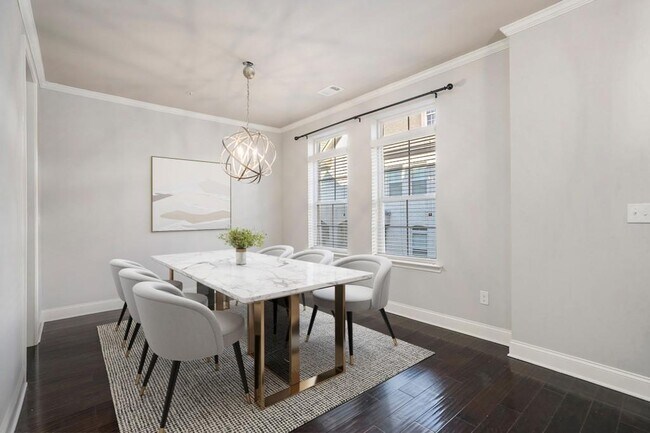 Photo - 612 Luckett Ct