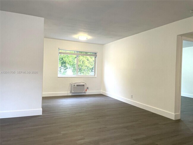 Photo - 601 S 19th Ave Unidad 7