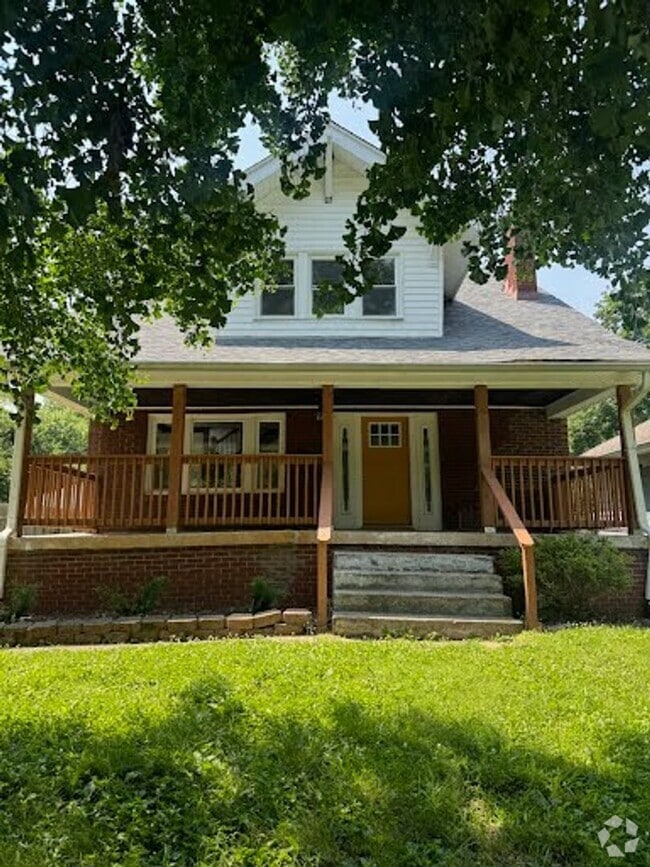 Building Photo - 327 W Southern Ave Rental