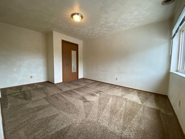Photo - Large 1 Bedroom Apartment in South Oakland! Call Today to Schedule an Appointment! Unit 3526#4
