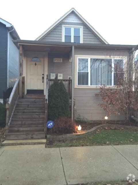 Building Photo - 4533 N Kedvale Ave Rental