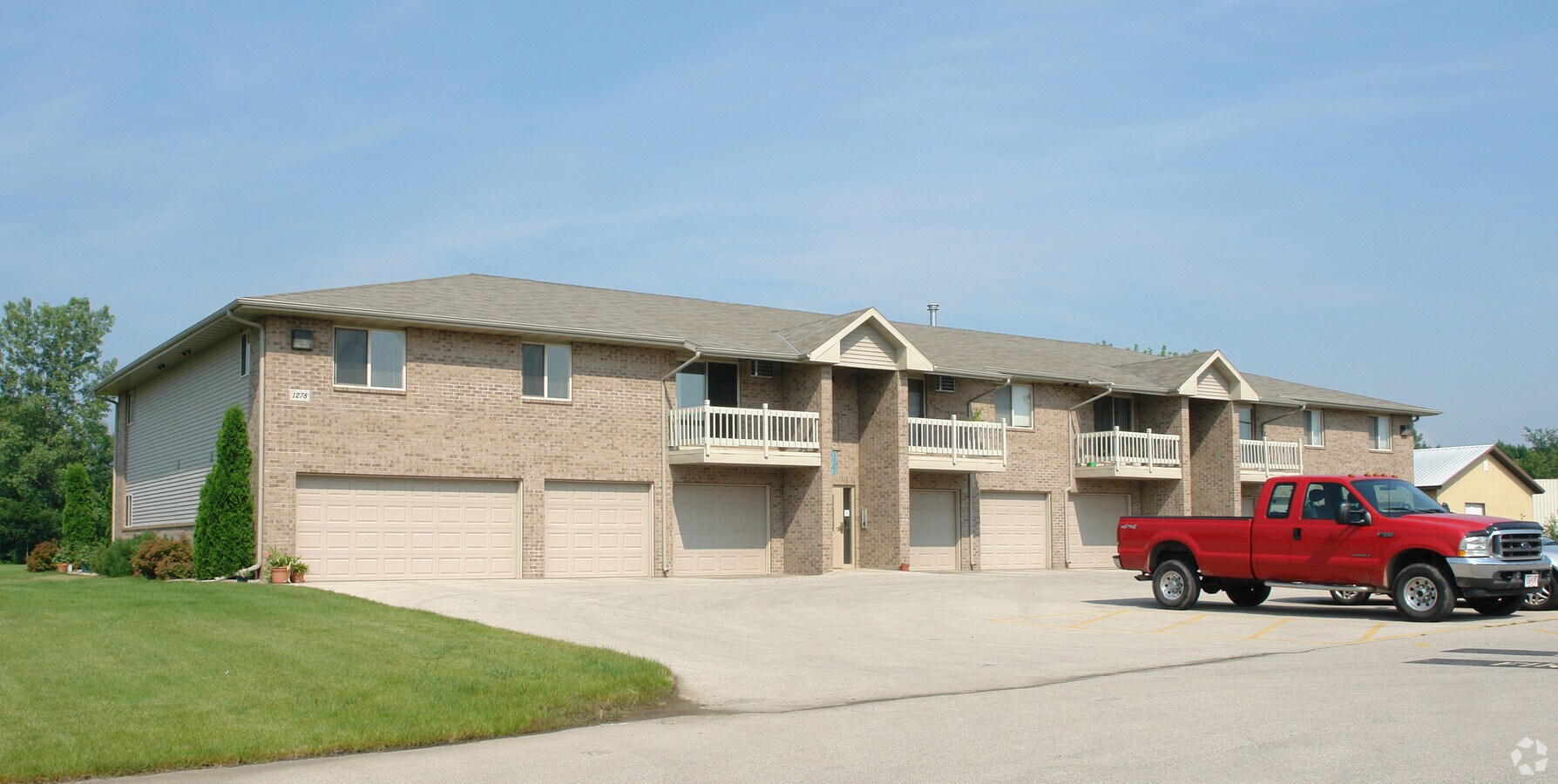 Lake Park Estates Apartments - Lake Park Estates Apartments