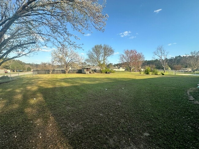 Building Photo - Home in Heatherwoods S/D