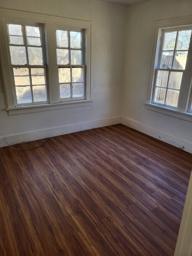 1521 NW 45th St