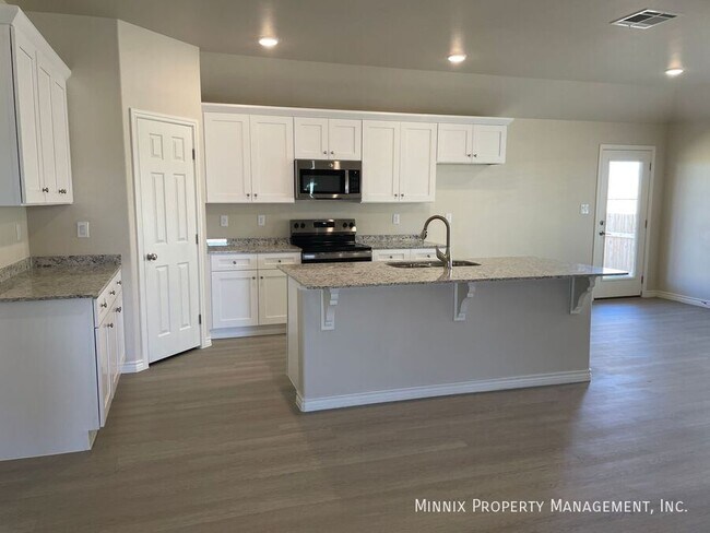 Photo - 1349 Bajada St