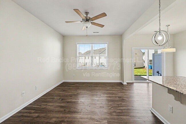Photo - 3805 Yorkshire Pl