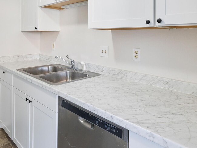 Photo - 1189 Ashborough Dr Unit F
