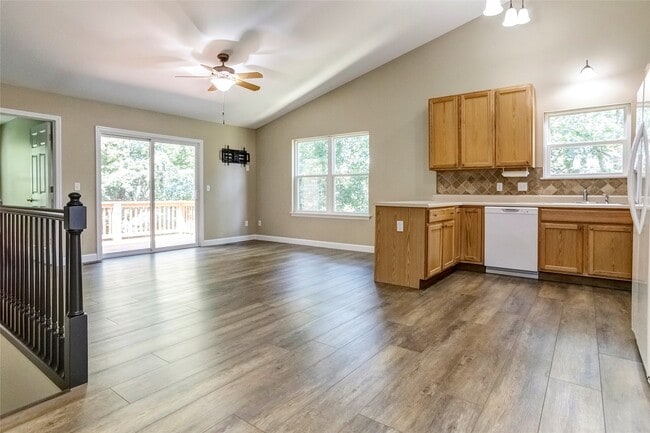 Photo - 129 Ft Hancock Cir
