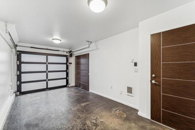 Photo - 2 bedroom in Seattle WA 98115