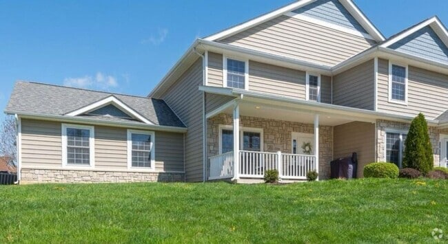 Building Photo - Charming 3BR Townhome in Bloomington