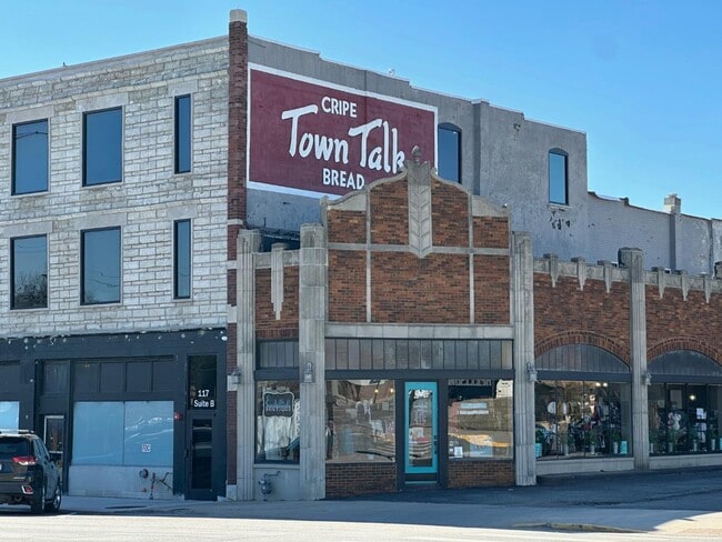 Photo - 117 N Broadway St