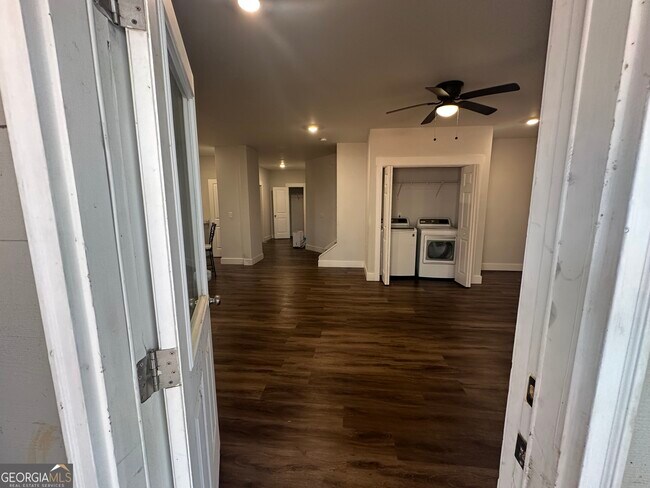 Photo - 370 Crestbrook Ln Unit B