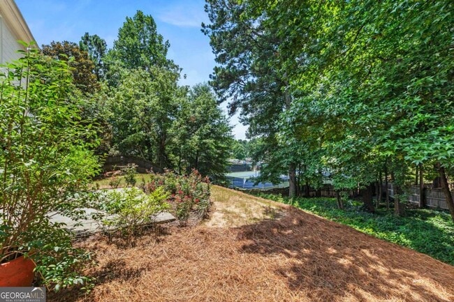Photo - 490 Chippenham Ct