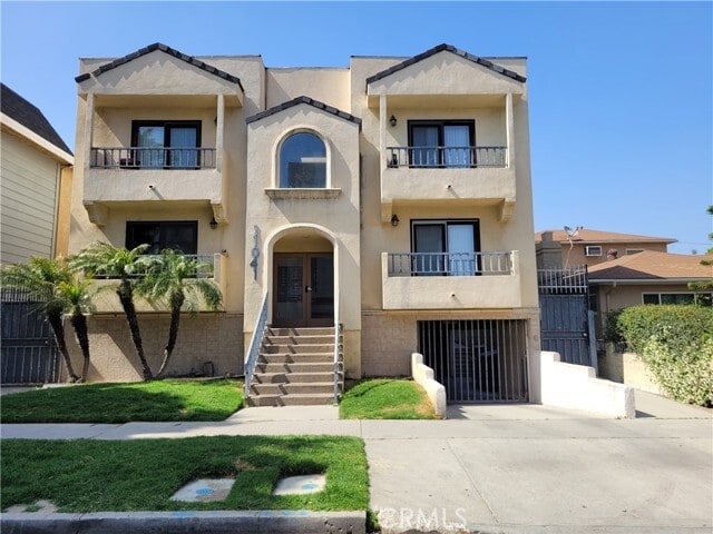 Building Photo - 11041 La Maida St Unit 3