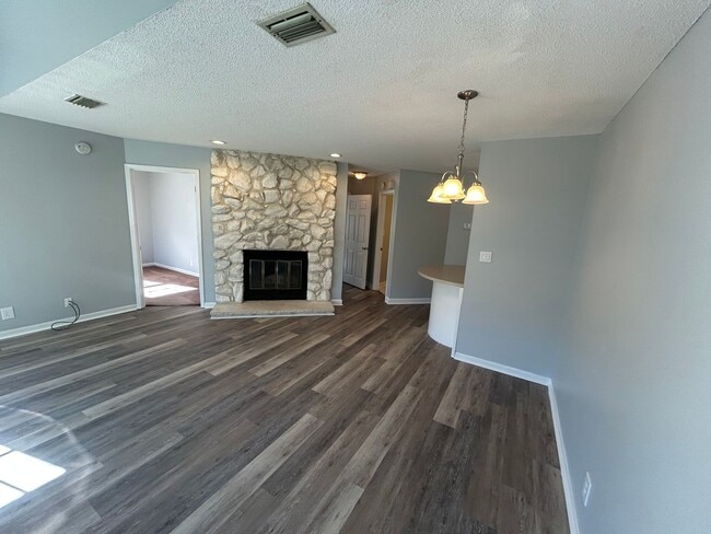 Photo - 1205 Tiffany Ln