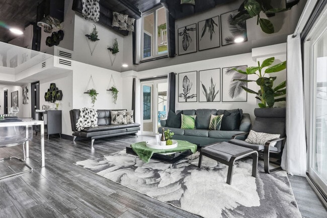 Photo - 8743 Thomas Dr Unidad SI ID1354896P