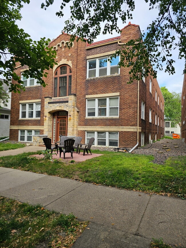 Front of Building - 3117 Colfax Ave S Unit 3