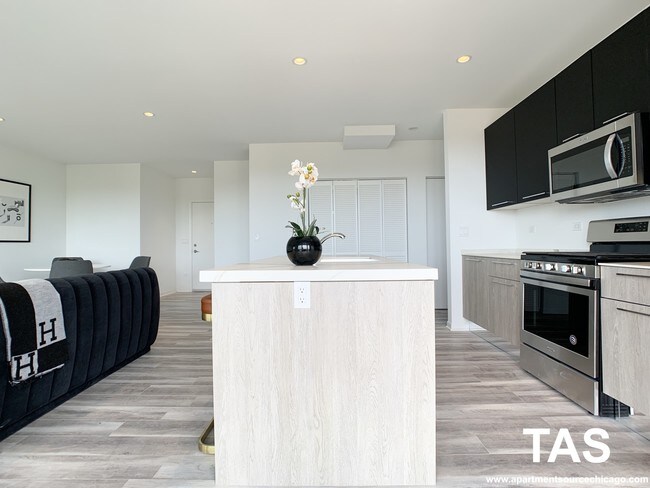 Photo - 2533 W Fullerton Ave Unit 5