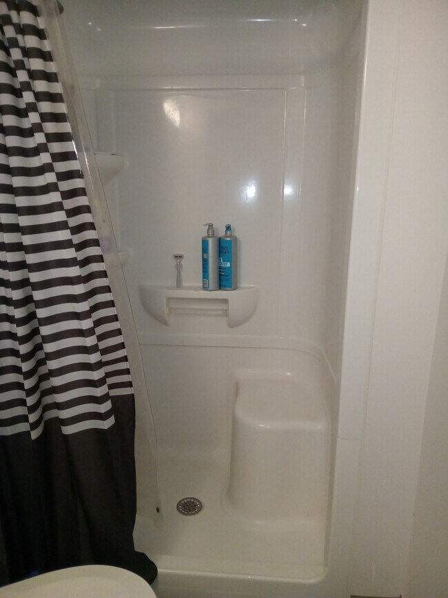 Photo - 258A-258A Sunview St