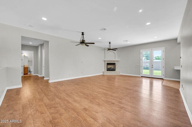 Photo - 4213 E Edgemont Ave