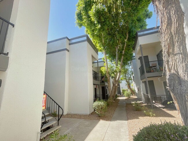 Photo - 740 W Elm St Unit 243