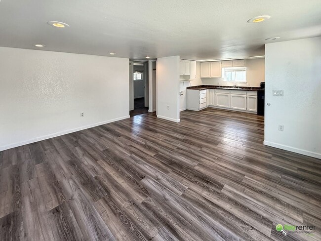 Photo - 1110 Potter Ave