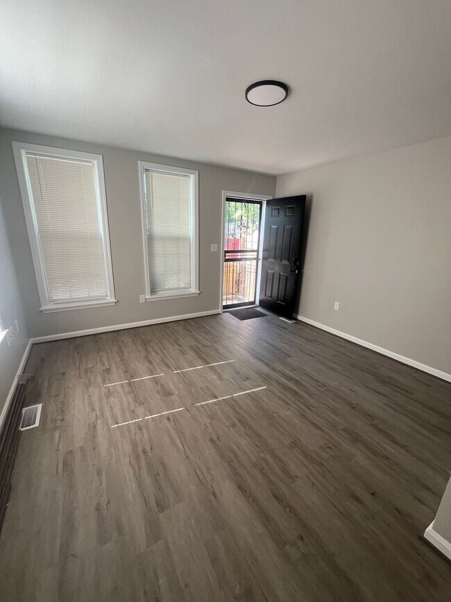 Photo - Gorgeous Fully Renovated 4 br/2 bath!