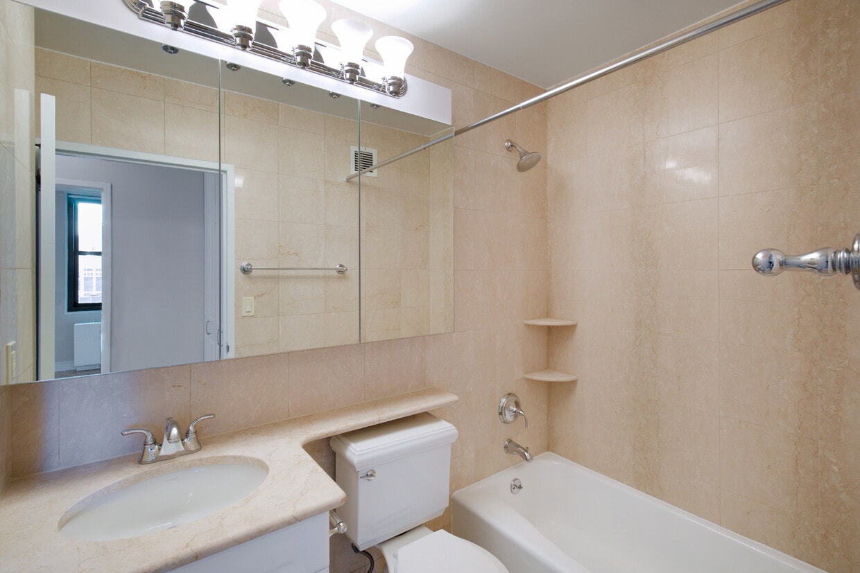 Floor Plan - 1 Bedroom / 1 Bathroom