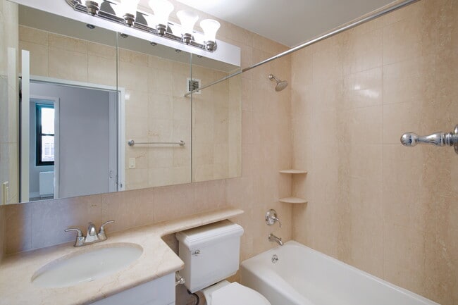 Photo - Windsor Court Apartments