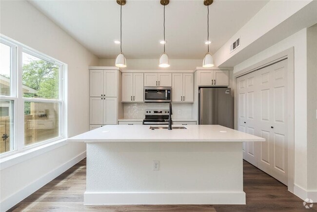 Building Photo - 3702 Tower View Ct Rental