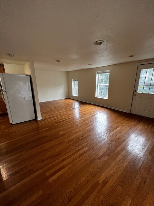 Building Photo - 202 N Blair St Unit 2