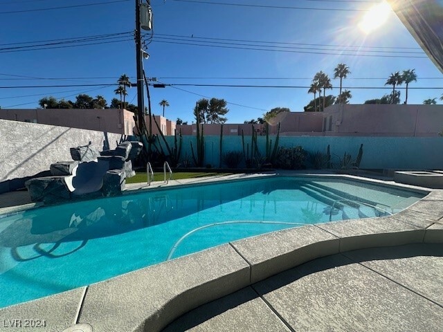 Photo - 2205 Sombrero Dr House